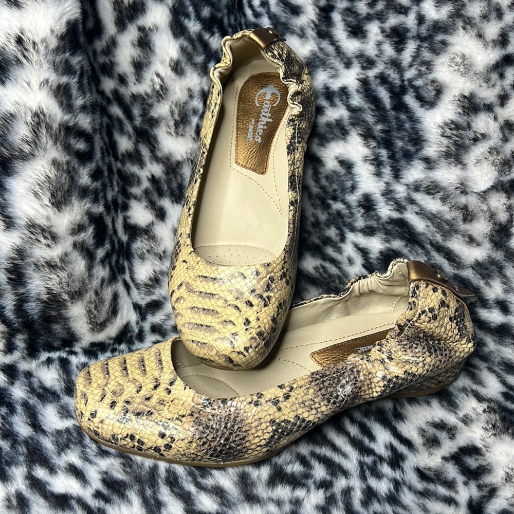 Earthies Snake Skin Print comfort flats size 7 ballet flat